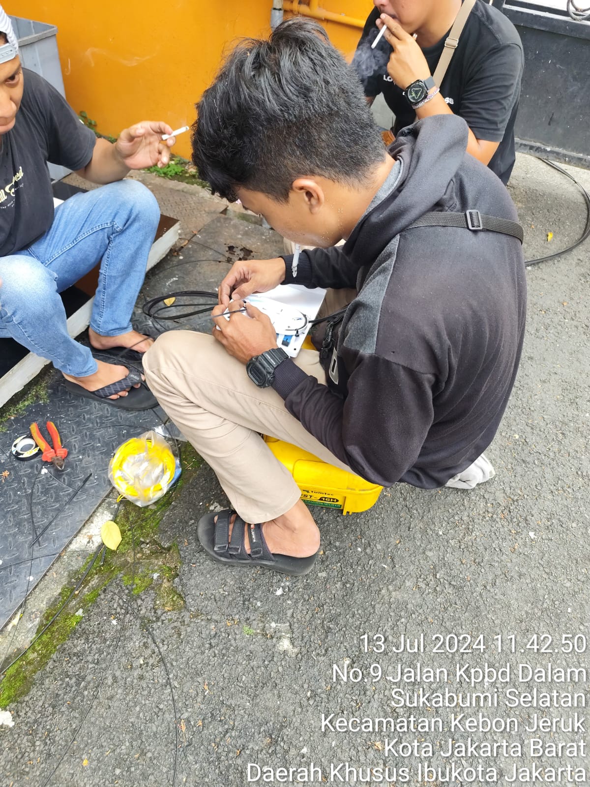 Instalasi Fiber Optic